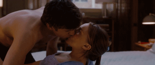 lovelykissingcouplesgif:  happy couple