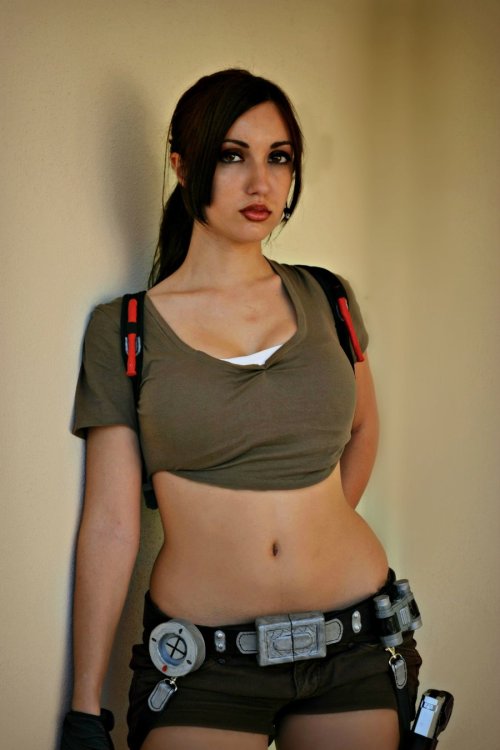 XXX wanjavi2:  LARA CROFT (TOMB RAIDER) COSPLAY photo