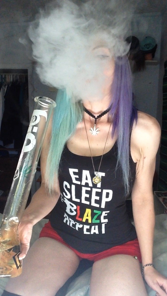 remarkablestoners:  Remarkable bong!