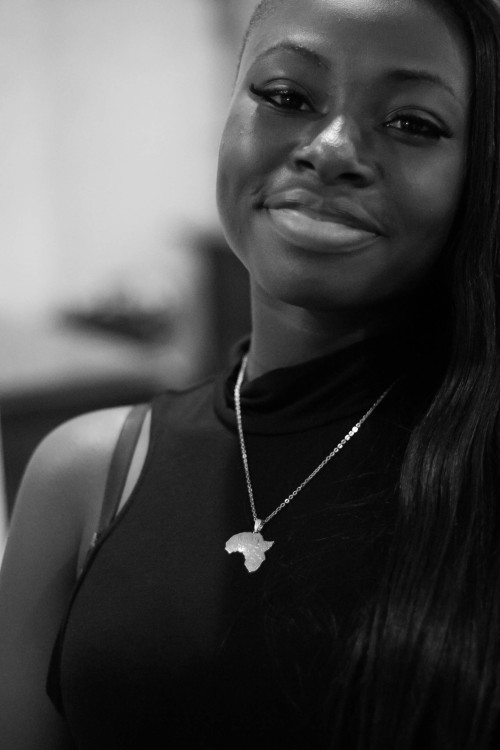 allthingsblackwomen:  http://itskarter.tumblr.com/ IG: @noodayssoff 