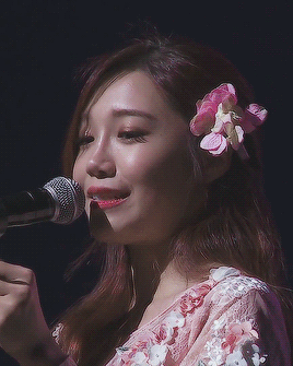 eunjieveryday:  (◕∀◕✿) Flower princess 