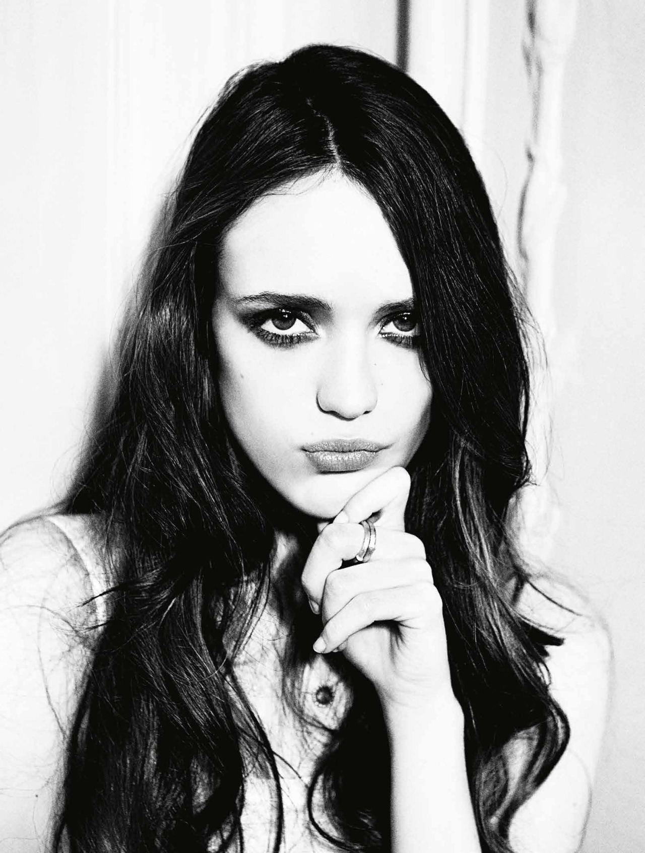 2bmanagementnews:  Ellen Von Unwerth - Stacy Martin