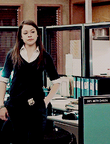 cosimas:  favorite sarah as beth outfits 