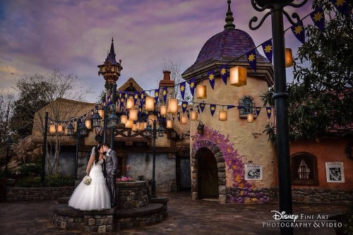 Disney weddings always have the best setting. From Repunzel’s tower to the Tower of Terror Hot