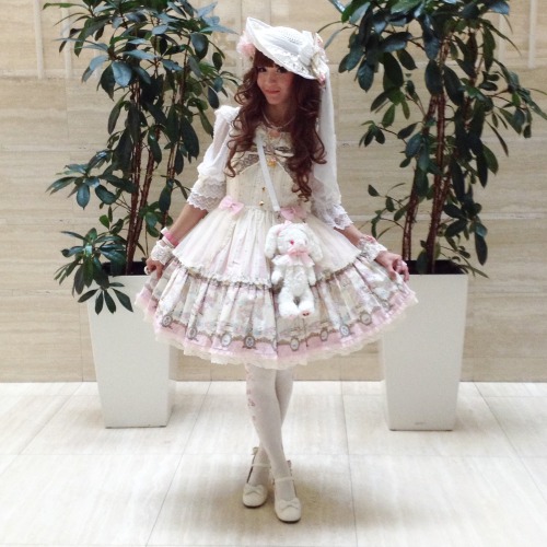 lovellochka: My first outfit for Hellocon 2016. jsk: Angelic Pretty blouse: Sweet Dreamer otk: Baby 