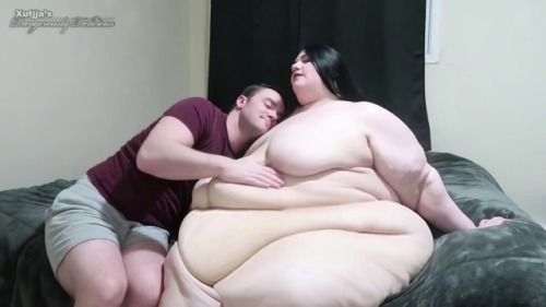 hungry-and-hornyyyyy:Jiggle my fat growing gut and tell me what a fat growing fuck pig i am, grab handfuls of my soft, blubbery belly, slapping its girth to inspect how heavy im becoming, need my jiggling mound, feed me, pleasure me, fuck me, dominate