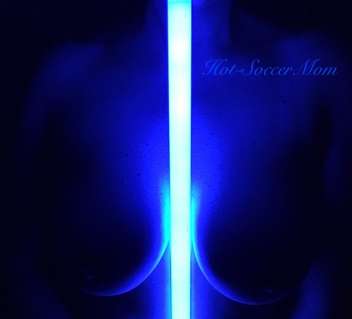 hot-soccermom:  hot-soccermom:  If you’re a fan of Star Wars, don’t you think this set of my pics with my light saber is hot? 💋  Preordered Rogue One last night 💕