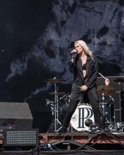 pvrisfvns: PVRIS - Lynn Gunn - Leeds Festival