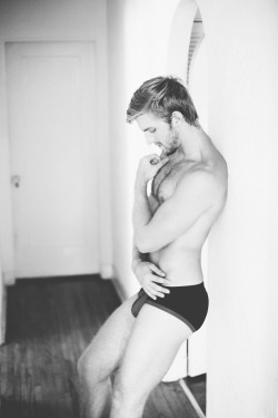 hot–sexy–men:  Levi Michaels
