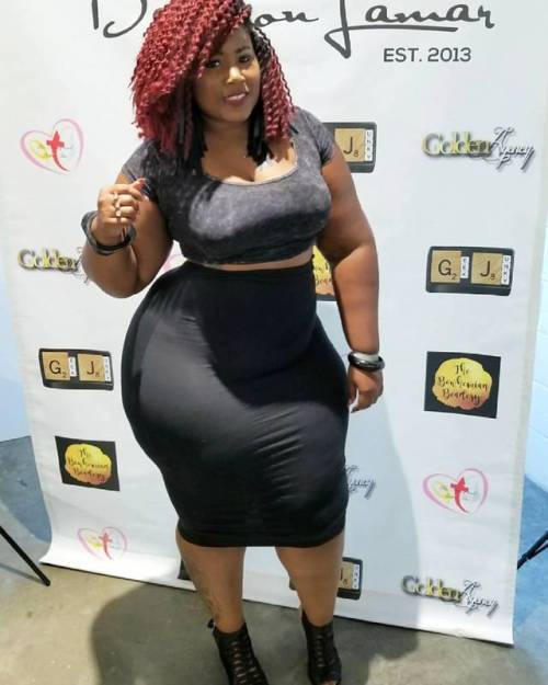 Porn ratedthickent:  @CURVYCURLYCHRISY BBW DIMEPIECE, photos