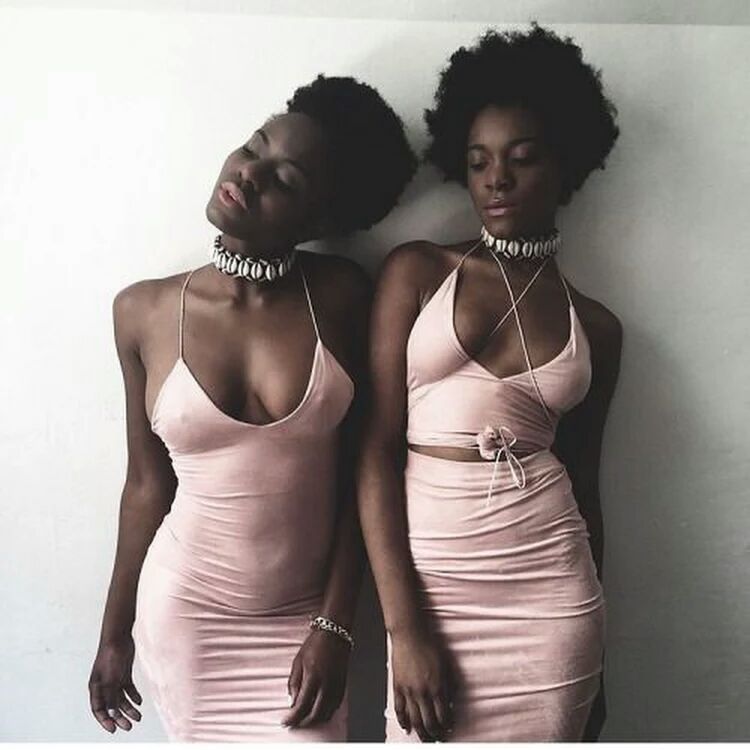 chocolatecakesandthickmilkshakes:  darkskinmagick:  ❤🌟🌠  Smdh