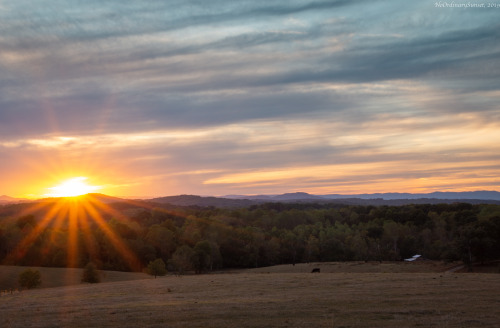 Sunrise &amp; SunsetSmith Mountain LakeUnion Hall, Virginia