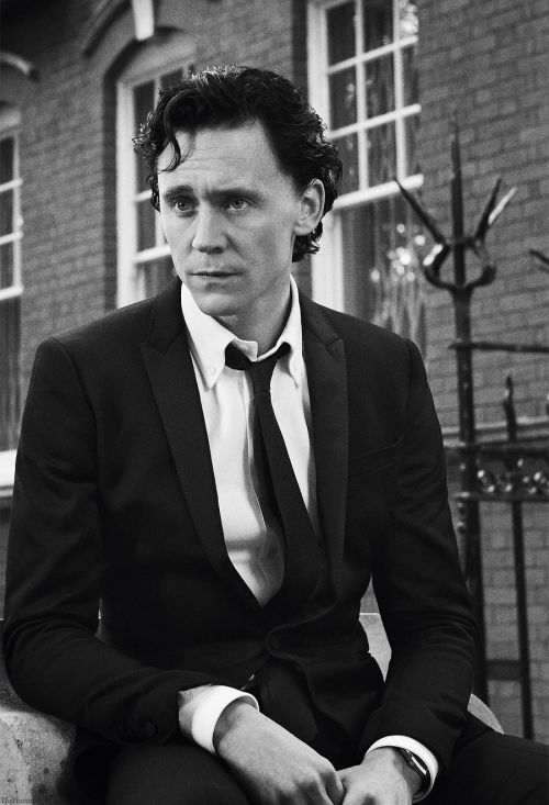 Tom Hiddleston photographed by David Titlow for Esquire, November 2011