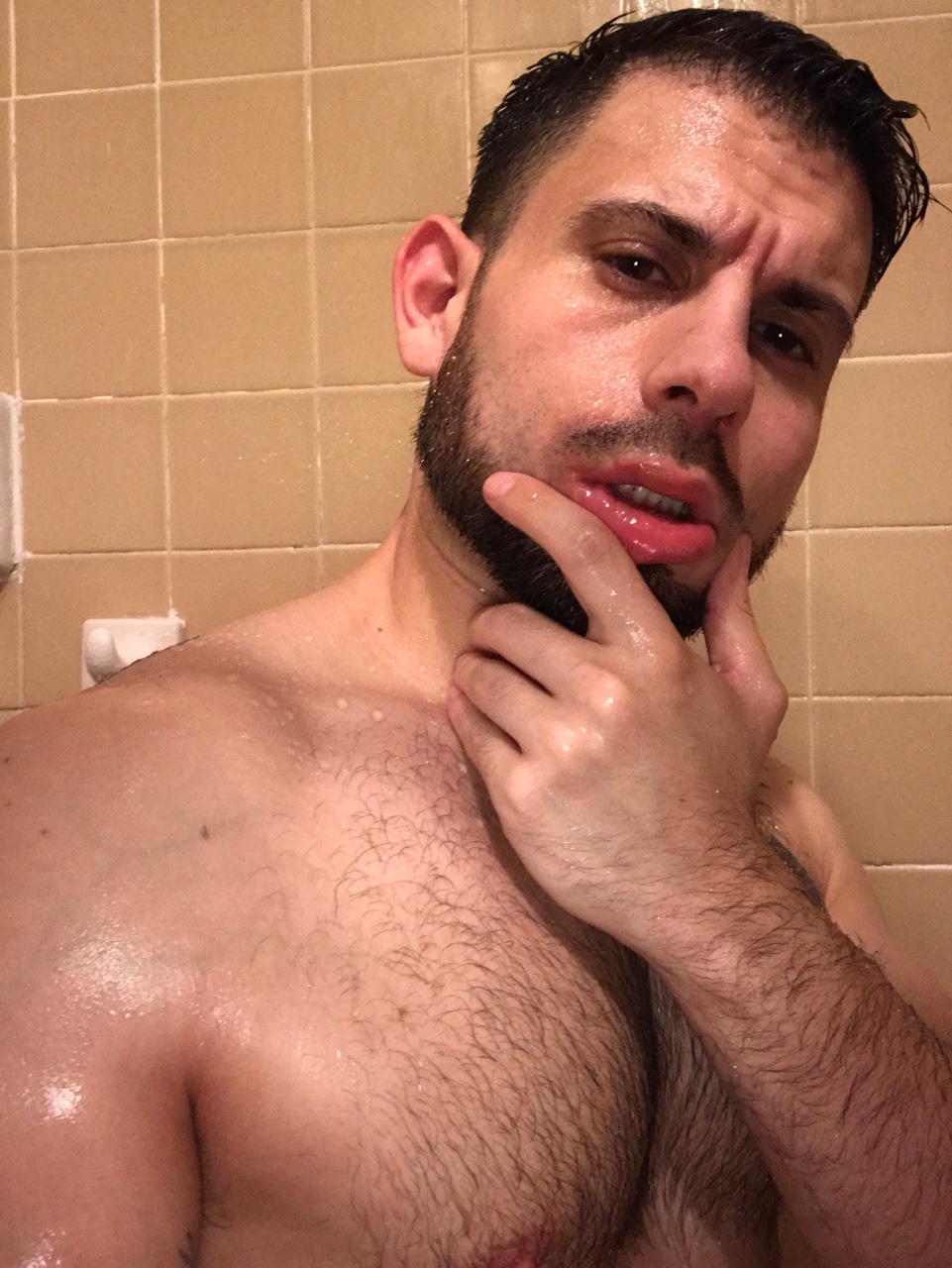 pedroxxvm:oh n i OVER DOSED 💧 follow me on insta ..  @ pdroam 🐲
