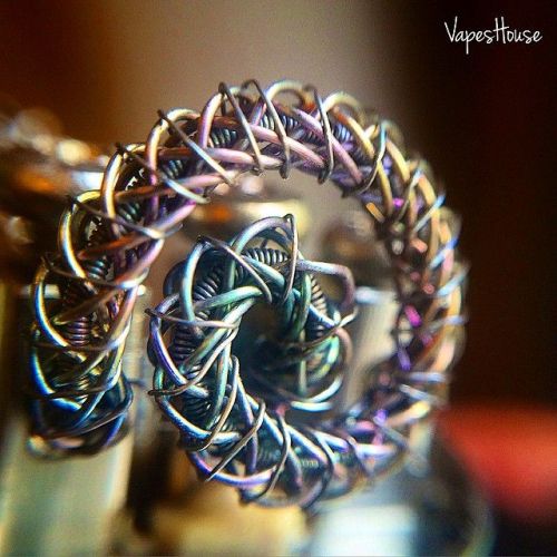 wake2vape:  “Kadal Skin stove top V2” Specs: Core 24g N60 clapton with 34g then #braidator with 8 strand 28g, and loose clapton with 34g which can help surface area and pull out the juice side by side with the #braidator wraps.