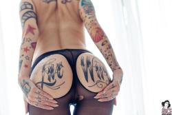 sextownusa:  Jacqueline Suicide 5 :)