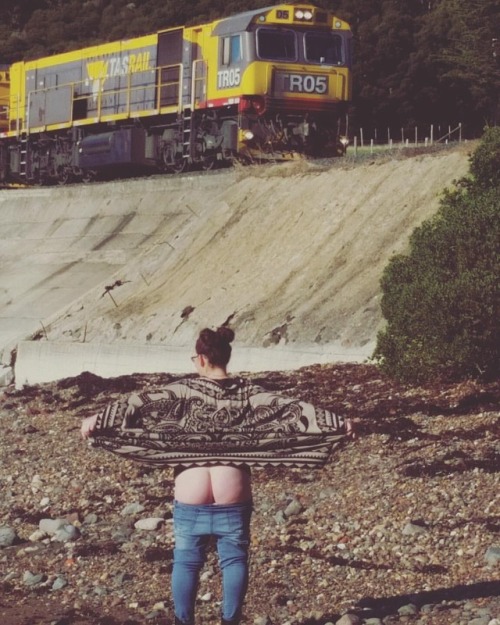 TRAIN | BUTT There is something hung about #trains and #butts that goes together! Great bit of #anon