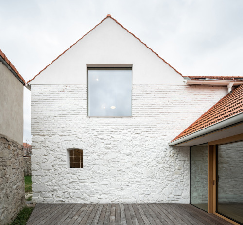 spatula:  (via Kozina House - Gessato)   Atelier 111 architekti   