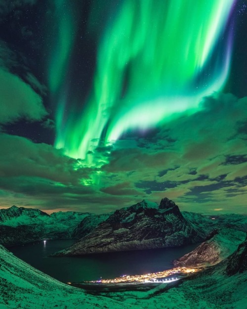 essence-of-nature:vegasti1It’s been such a wonderful Aurora season this year. Now I’m only hoping ne