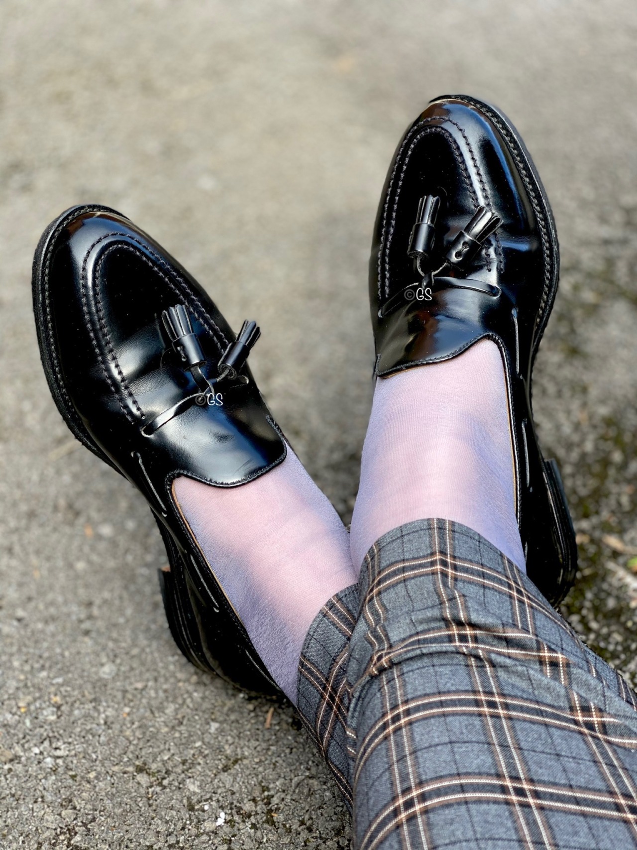 udsagnsord kløft låg Gentleman's Shoes • Today is all about tassel loafers and sheer socks.