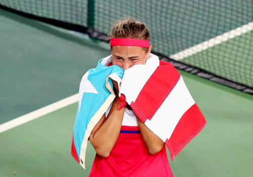 oliviergiroudd:  Monica Puig wins the Women’s tennis event at Rio 2016, earning