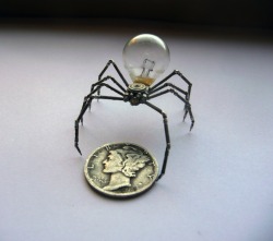 jennrosefx:  mymodernmet:  Tiny Mechanical