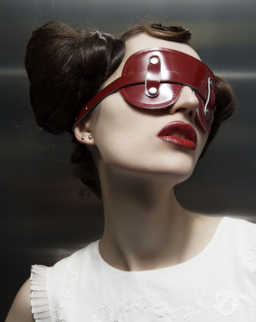 blindsub:  http://blindsub.tumblr.com  Specializing in “Blind Submission” pics….  Check out my other blog http://usafsacvet.tumblr.com