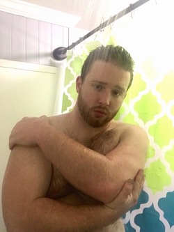 gingercubinalabama:*tries to find nice-looking pose*