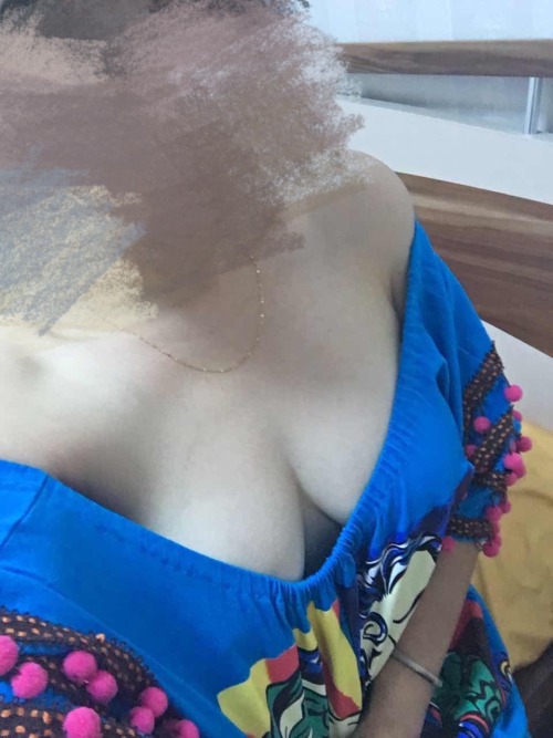 helloyying: thedragonspear: helloyying: thedragonspear: helloyying: 无内美美的出去咯~ 遇上了，我要拉走干几发。  拉到宾馆，三洞灌
