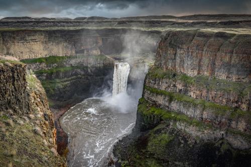 oneshotolive:  Palouse Falls during the Spring