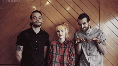 st4bility:  probably one of my favourite gifs of paramore 