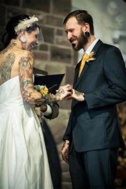 dating4tattoolovers:  Are you a tattoo fanatic