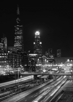 black-and-white-gifs:  Chicago (apa) 