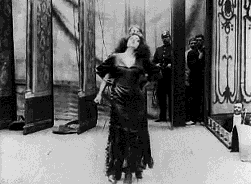noiredesire:Asta Nielsenin The Abyss, Urban Gad, dir. (1910)Extraordinary film.
