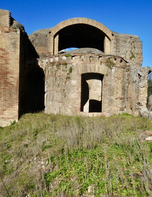 Rovine, Villa Adria, Tivoli, Lazio, 2019.