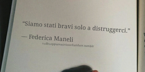conaffettovaffanculo:  soffroeppuremivienedaridere:  traimieirestifiorisco, conaffettovaffanculo, stobeneanchesetuttovamale.  Oh… ❤️