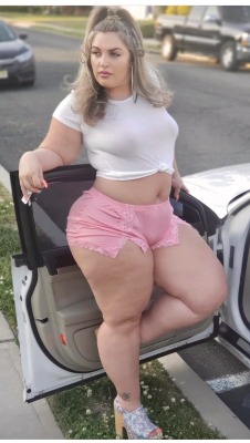 Porn turntup69:Supa thick snow bunny !!!! 😍 photos