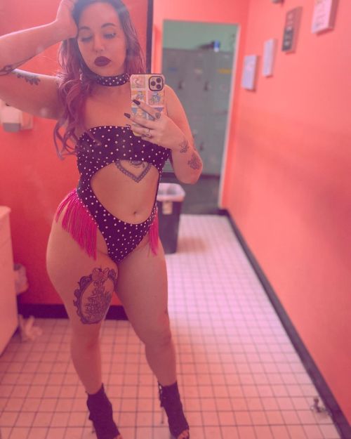 stripper-locker-room:  https://www.instagram.com/babygirl.ent/