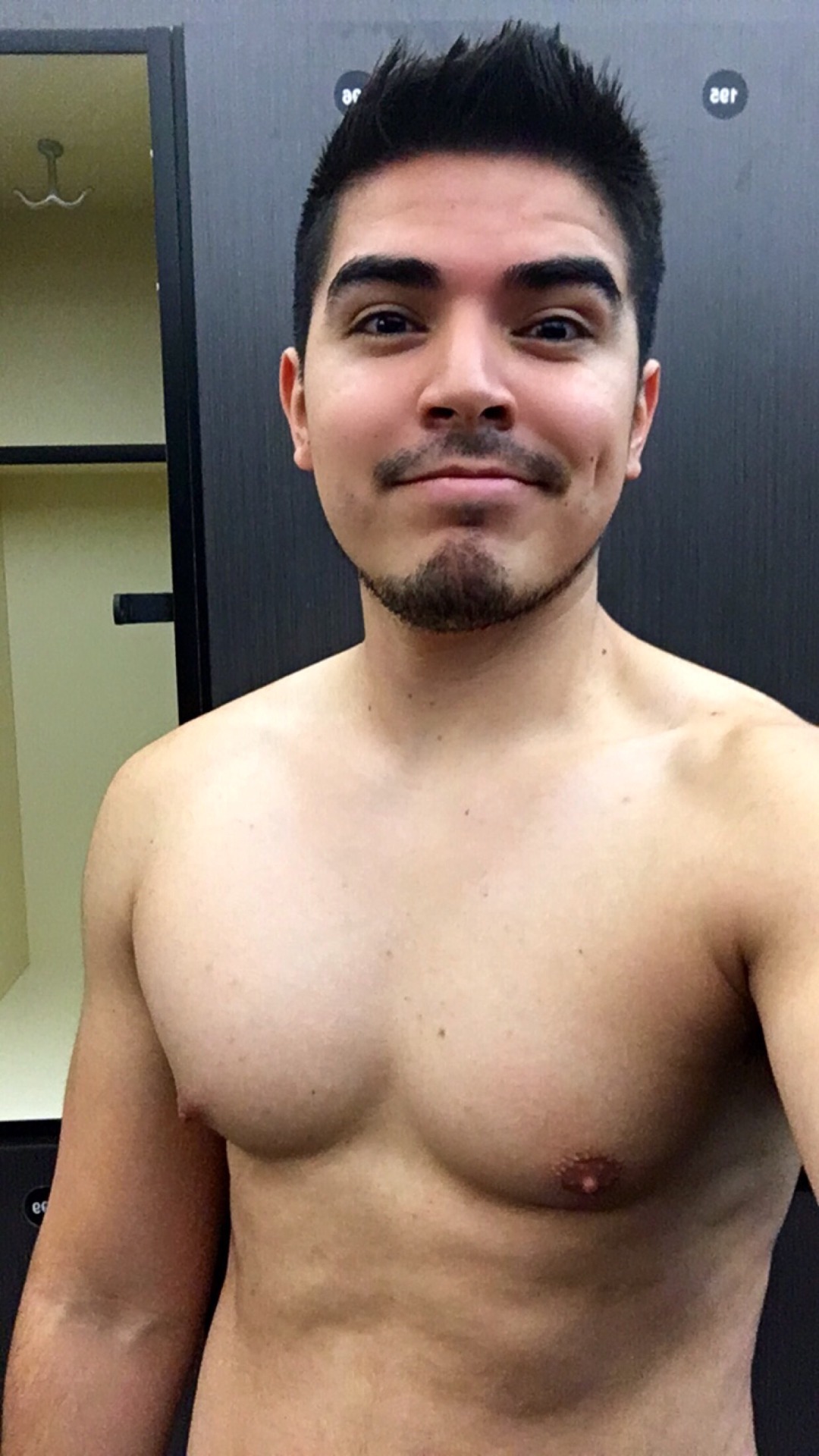 gayawkwardmexicanman:  Gym life 