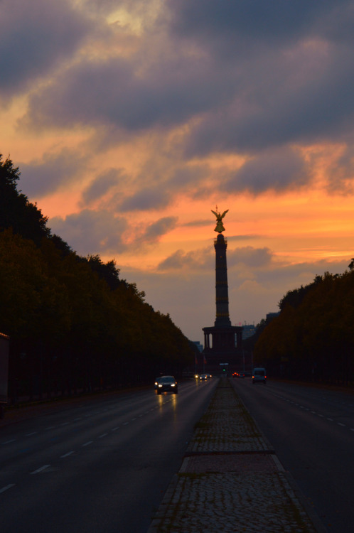 daneverett1985:‘Victory Column’