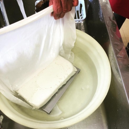 What a great day we had with Grandma and I CAN last week in #shozenji! First, we made #tofu at Shoze