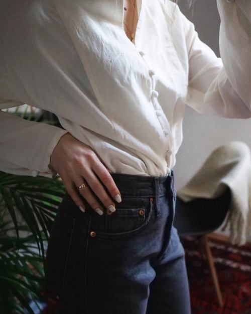 jestemkasia: Vintage silk shirt, @levis denim &amp; @semilac white + gold disco ✨