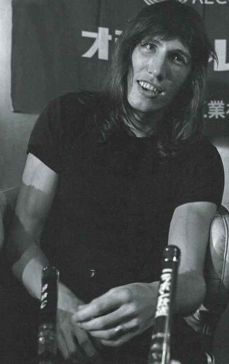 more-relics:  Roger Waters   Pink Floyd at press conference, Tokyo Japan, August, 1971. Photo by Koh Hasebe/Shinko Music Archives.  