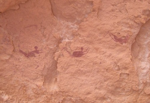 Rock Art Draws Scientists to Ancient Lakes | Astrobio.net Life imitates art. And sometimes science d