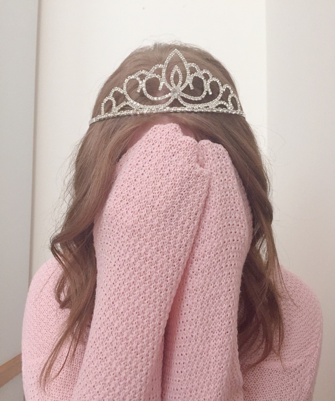 tinkerbellslut:  I’m shy but I like silver headbands 💕 Don’t reblog if you