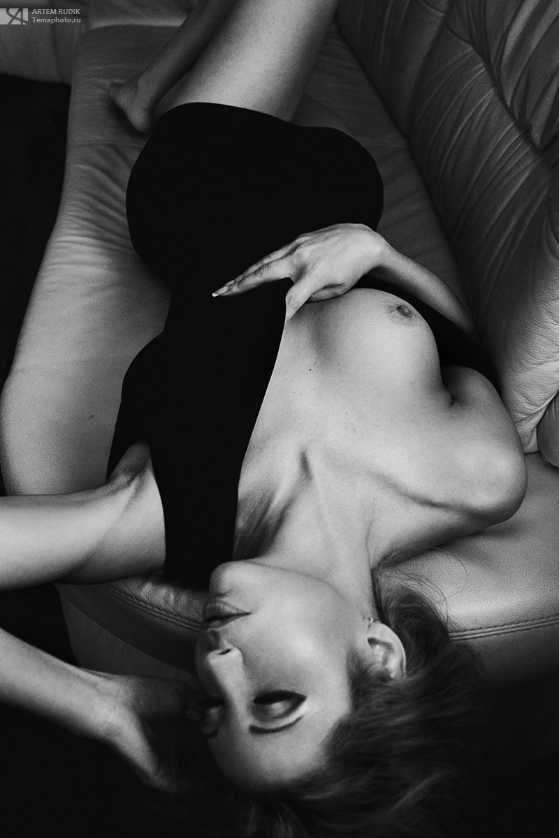eroticbwphotography:  i ❤ b&amp;w photography