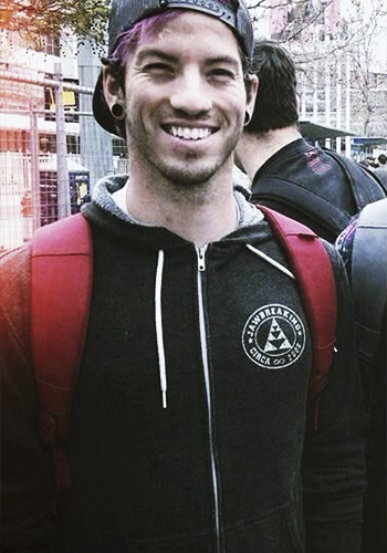 stay-loww:  Favorite Josh Dun outfits