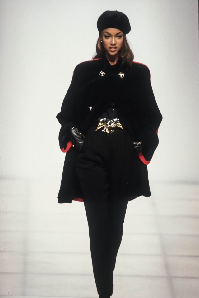 Emporio Armani - Fall 1992 RTW #fashion#fashion show#emporio armani #fall 1992 rtw #1992#eafall1992rtw#tyra banks#supermodel#original supermodels#supermodels#90s#90s fashion#runway#runway show#model#models#haute couture#couture#glamour#luxury#designer