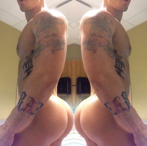 asskingz:  Random ASS Friday!