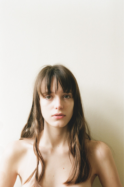 Porn nekcam:  Model - Stacy Martin. Photographer photos